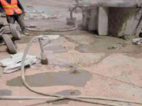 卡若水泥混凝土路面板底注浆技术 路面脱空注浆整治方案